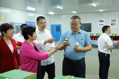 湖南科技學(xué)院博士教授團(tuán)入企“把脈”，為地方經(jīng)濟(jì)注入“智造”新動能